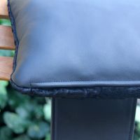 Chillout Deluxe-Pelzleder Wendenackenkissen Reißer mit Steppnähten