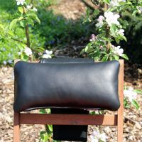 Doubleflex-Leder Wendenackenkissen schwarz Frontansicht in verschiedenen Größen